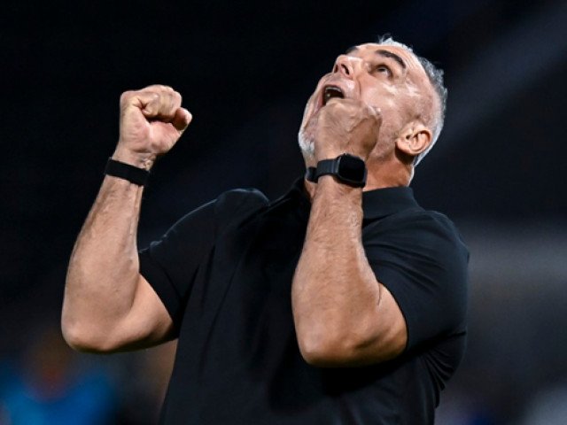 Cosmin Olăroiu, dorit în China, continuă să fie un nume influent în fotbalul internațional După perioada petrecută în Emiratele Arabe Unite, unde a ratat calificarea la Cupa Mondială cu echipa națională, Cosmin Olăroiu pare să fie în continuare în centrul atenției pentru posibile mutări spectaculoase