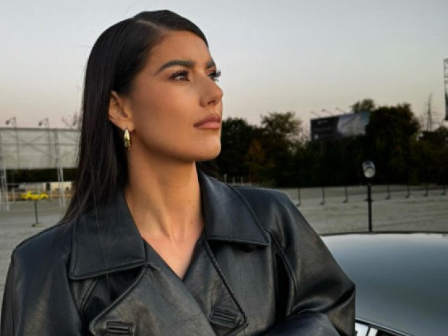 Sorana Cîrstea face istorie la Indian Wells: intră în topul select al celui mai prestigios turneu din lume O zi memorabilă pentru tenisul românesc a fost consemnată la Indian Wells, unde Sorana Cîrstea a reușit o performanță istorică, devenind prima româncă din ultimii ani care pătrunde în Top 10 WTA, în urma victoriei sale spectaculoase din sferturile de finală