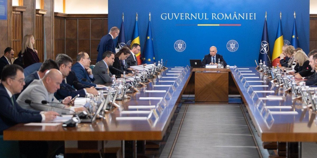 Guvernul a prezentat oficial bugetul de stat și bugetul asigurărilor sociale de stat pentru anul 2026, documente care stabilesc prioritățile financiare ale țării pentru următorii ani și urmează să fie discutate în Parlament