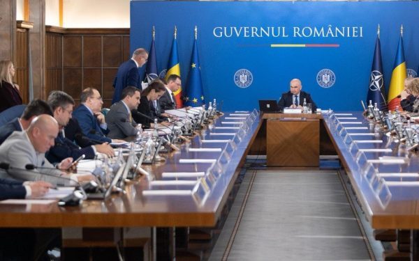 Guvernul a prezentat oficial bugetul de stat și bugetul asigurărilor sociale de stat pentru anul 2026, documente care stabilesc prioritățile financiare ale țării pentru următorii ani și urmează să fie discutate în Parlament