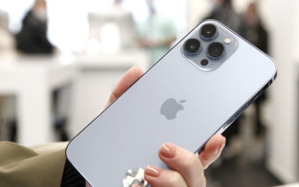 Apple explorează noi frontiere în procesul de fabricație a dispozitivelor sale, în încercarea de a reduce costurile și de a eficientiza producția