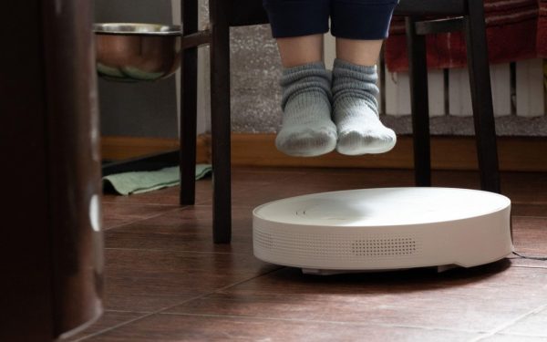 Un inginer software din Spania a declanșat o alarmă majoră în domeniul securității cibernetice odată cu dezvăluirea unei vulnerabilități majore în sistemele unor dispozitive inteligente casnice