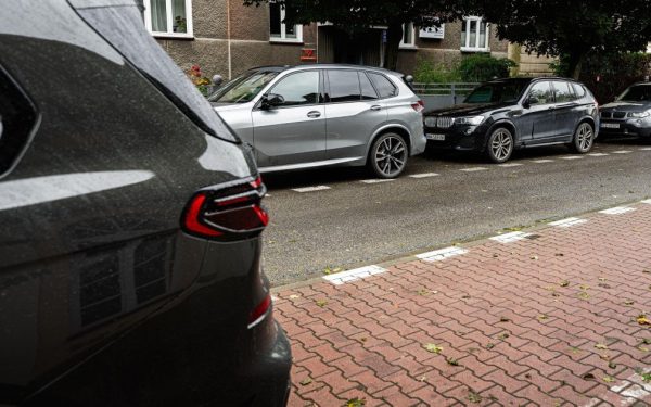 Slatina renunță la cotele suplimentare pentru impozitul pe mijloacele de transport, o măsură ce va avea consecințe semnificative asupra bugetului local Consiliul Local Slatina a aprobat vineri, într-o ședință extraordinară, eliminarea cotelor adiționale aplicate impozitelor pentru mijloacele de transport