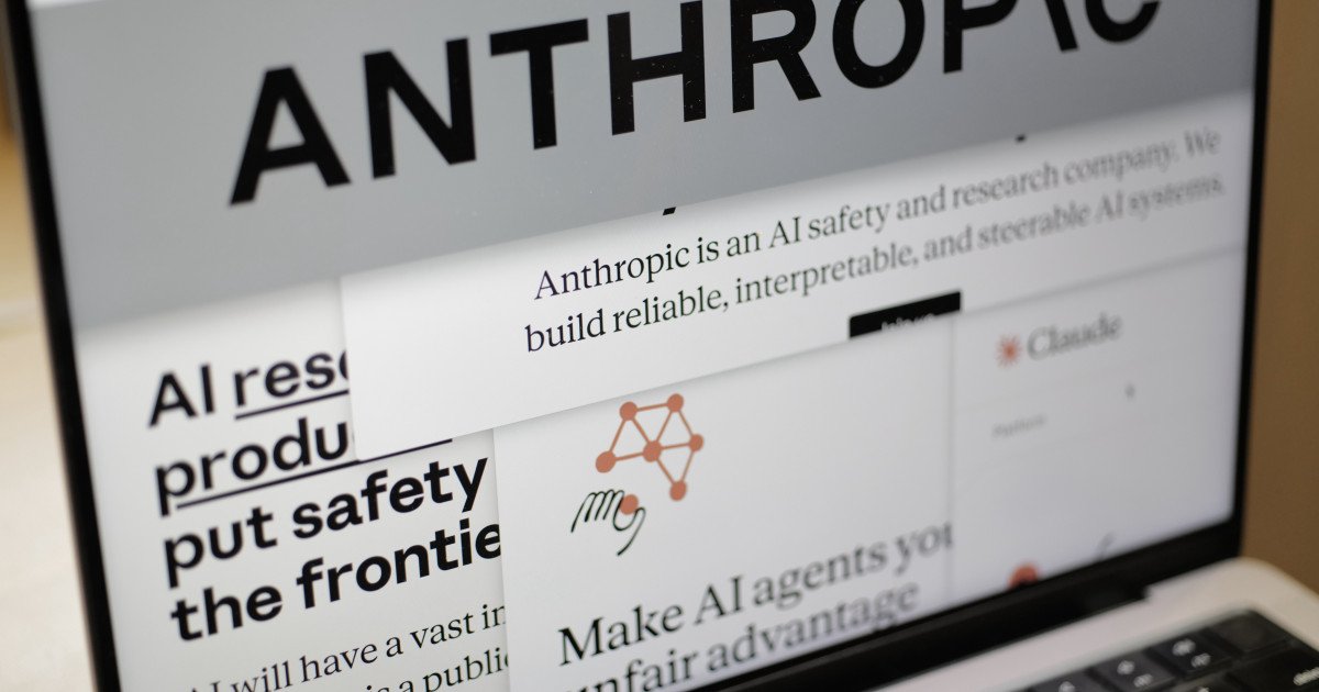Anthropic refuză utilizarea nelimitată a AI de către Armata SUA, avertizează despre riscuri pentru democrație