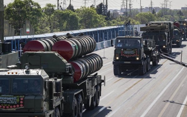 Iranul se pregătește pentru un război de lungă durată, în contextul conflictului în plină desfășurare cu SUA și Israel, și pare să fie dispus să suporte costuri din ce în ce mai mari pentru a-și apăra regimul