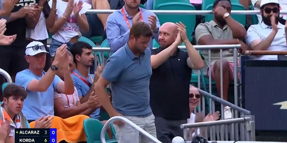 Carlos Alcaraz, dezamăgire la Miami Open: eliminare în turul secund, după o luptă dificilă cu Sebastian Korda Carlos Alcaraz nu reușește să își păstreze forma de vârf la Miami Open, unde, după succesul de anul trecut, se despărțește cu dezamăgire de competiție în turul secund