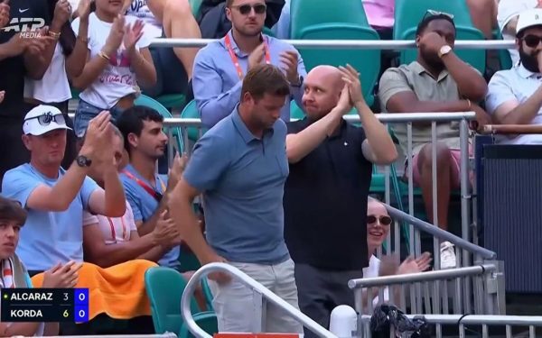 Carlos Alcaraz, dezamăgire la Miami Open: eliminare în turul secund, după o luptă dificilă cu Sebastian Korda Carlos Alcaraz nu reușește să își păstreze forma de vârf la Miami Open, unde, după succesul de anul trecut, se despărțește cu dezamăgire de competiție în turul secund