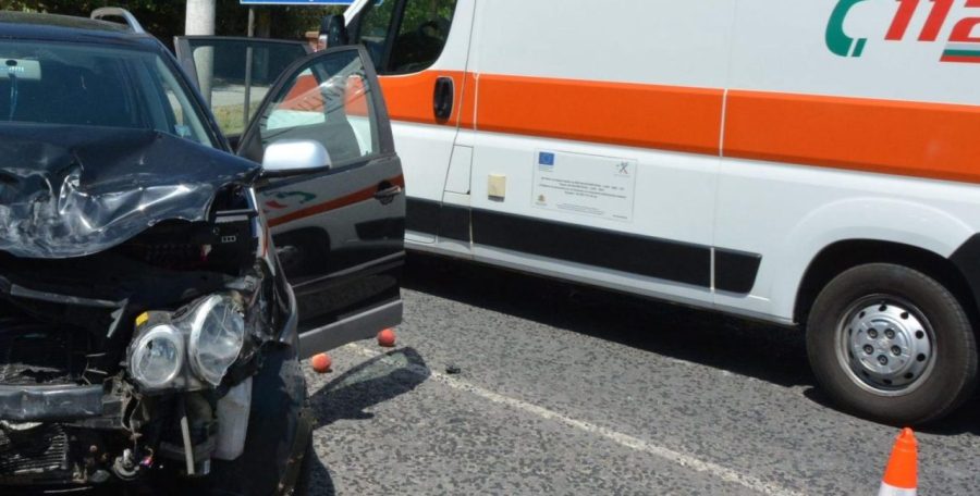 Tragedie pe Calea Moților din Cluj-Napoca: o femeie de 30 de ani și-a pierdut viața într-un accident rutier Un incident rutier grav a avut loc recent pe Calea Moților din Cluj-Napoca, tragicul eveniment atrăgând atenția asupra pericolelor din traficul urban și importanței respectării regulilor de circulație