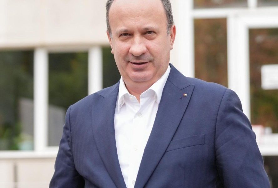 Deputatul PSD Adrian Câciu lansează acuzații dure la adresa premierului Ilie Bolojan și a miniștrii de Externe, Oana Țoiu, acuzându-i de lipsă totală de implicare în operațiunile de repatriere a cetățenilor români blocați în zonele de conflict din Orientul Mijlociu