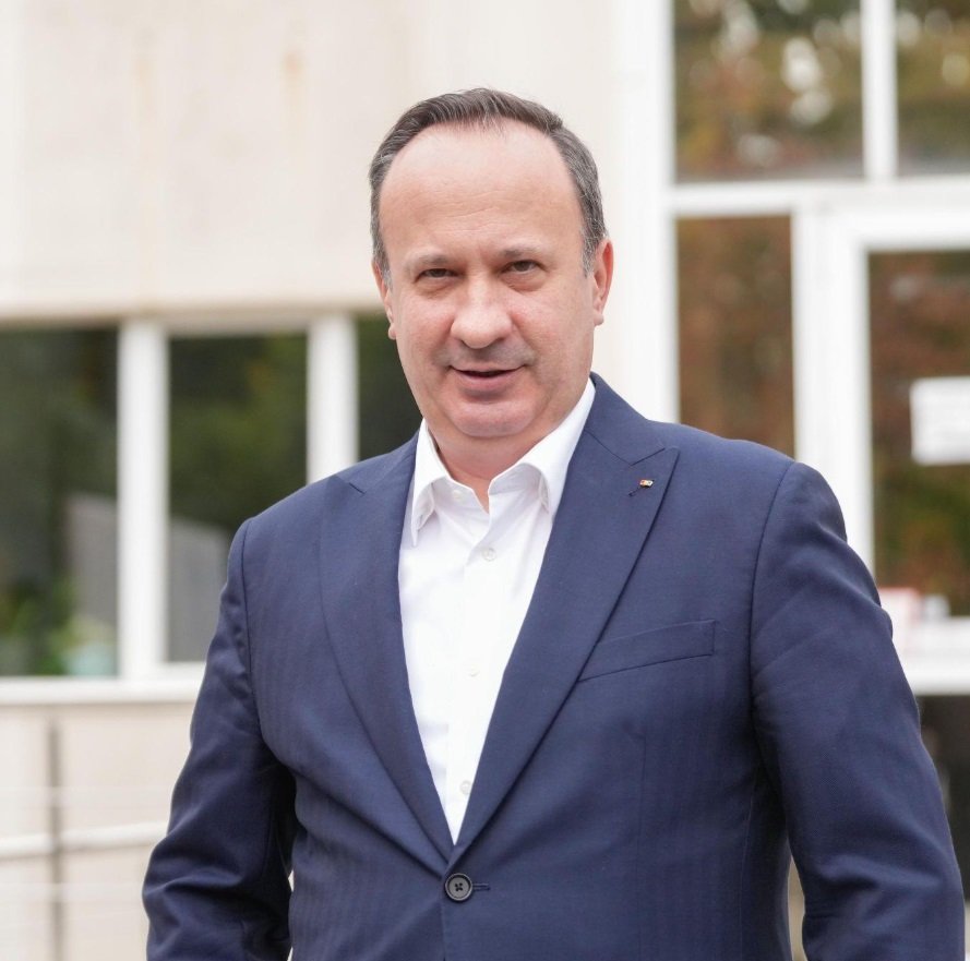 Deputatul PSD Adrian Câciu lansează acuzații dure la adresa premierului Ilie Bolojan și a miniștrii de Externe, Oana Țoiu, acuzându-i de lipsă totală de implicare în operațiunile de repatriere a cetățenilor români blocați în zonele de conflict din Orientul Mijlociu