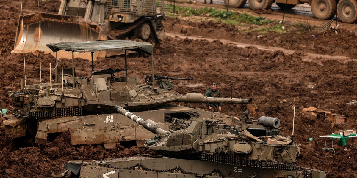 Premierul libanez avertizează că acțiunile Israelului subminează suveranitatea Libanului și încalcă dreptul internațional Repetatele incursiuni ale armatei israeliene în sudul Libanului, însoțite de declarații belicoase, stârnesc preocupări tot mai mari la Beirut