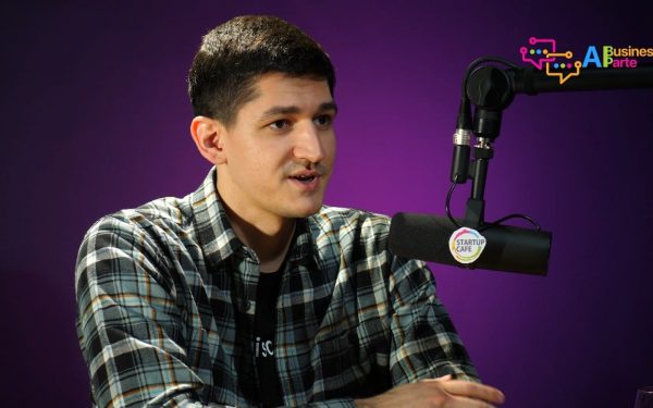 Creșterea dezinformației și atacurilor cibernetice s-a diversificat în ultimul an, iar o nouă tendință devine tot mai clară în lumea hackerilor: utilizarea tot mai frecventă a tehnicilor de prompt engineering pentru identificarea vulnerabilităților în sisteme informatice