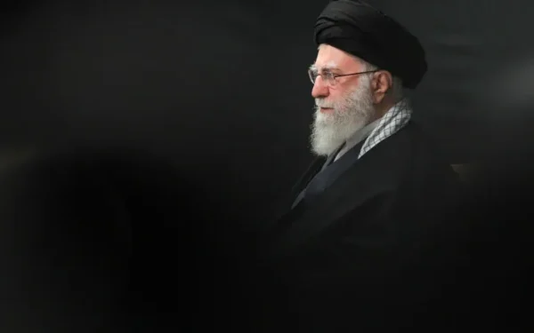 Israelul revendică lovitura asupra aeronavei fostului lider suprem iranian Ali Khamenei, în contextul tensiunilor crescute din Orientul Mijlociu Forțele Aeriene Israeliene au atacat și distrus, în timpul nopții, o aeronavă care era folosită de fostul lider suprem iranian Ali Khamenei pe aeroportul Mehrabad din Teheran, potrivit unor surse militare israeliene