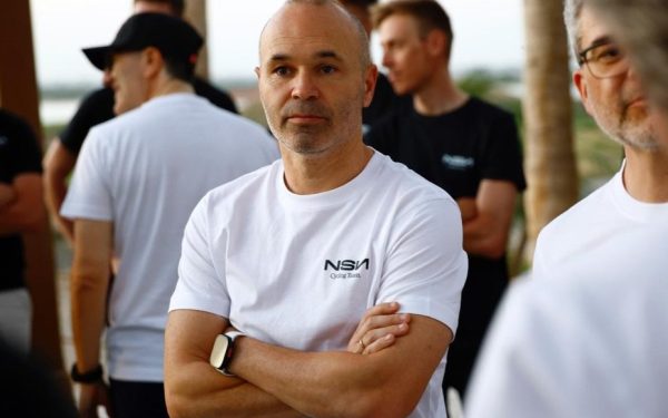 Andres Iniesta, una dintre cele mai iconice figuri ale fotbalului mondial, a decis să-și răspândească experiența și influența în lumea sportului dincolo de teren