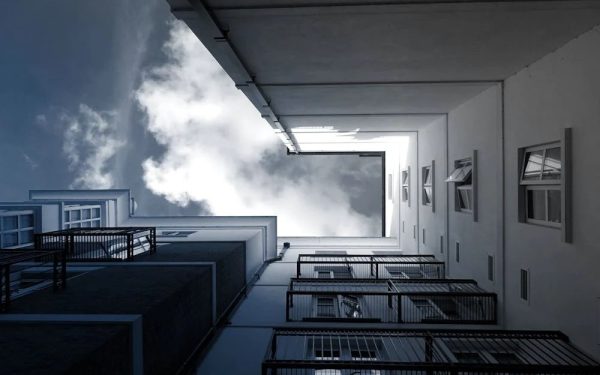 Un din șase bulgari trăiește singur, lideri în Balcani; România, 15,2%