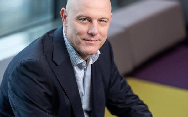 Carrefour România își întărește echipa de conducere în contextul procesului de vânzare a operațiunilor din țară, numind un nou director de Achiziții și Supply Chain