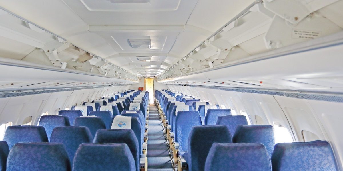 TAROM reia operarea zborurilor pentru românii din Egipt după reprogramări și întârzieri neașteptate Compania aeriană TAROM a anunțat amânarea ultimului lot de curse speciale destinate repatrierii cetățenilor români blocați în Egipt, din cauza situației complicate la frontierele Israel-Egipt și a formalităților vamale și de frontieră care s-au dovedit a fi mai întârziate decât estimările inițiale