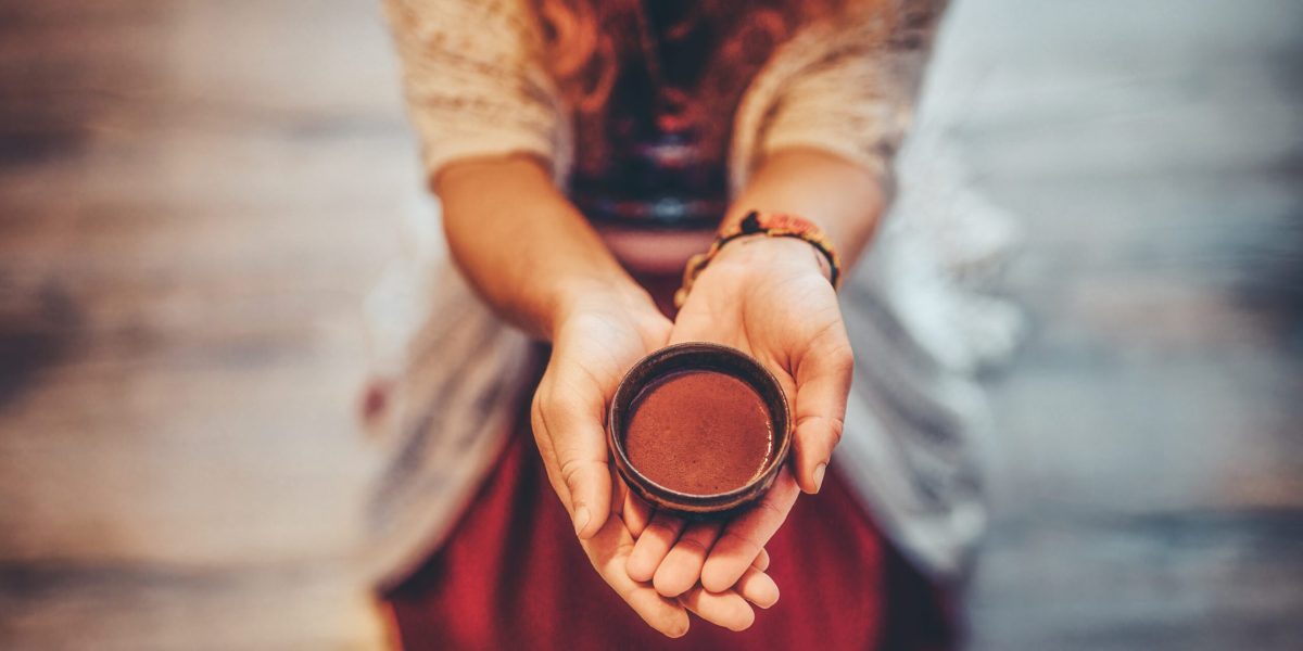 Un studiu de fază II condus de cercetători londonezi aduce în prim-plan potențialul uimitor al dimetiltriptaminei (DMT), unul dintre principalii compuși psihoactivi din ayahuasca, ca opțiune promițătoare în tratamentul depresiei rezistente la terapiile tradiționale
