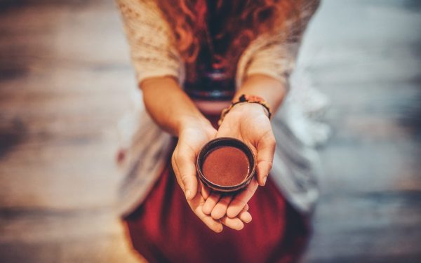 Un studiu de fază II condus de cercetători londonezi aduce în prim-plan potențialul uimitor al dimetiltriptaminei (DMT), unul dintre principalii compuși psihoactivi din ayahuasca, ca opțiune promițătoare în tratamentul depresiei rezistente la terapiile tradiționale