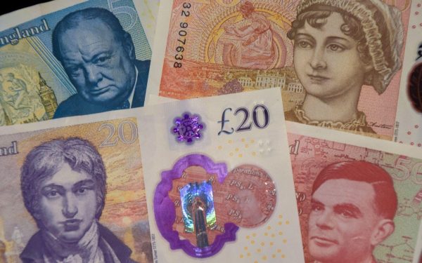 Bancnotele din Marea Britanie își schimbă designul; personaje emblematice înlocuite