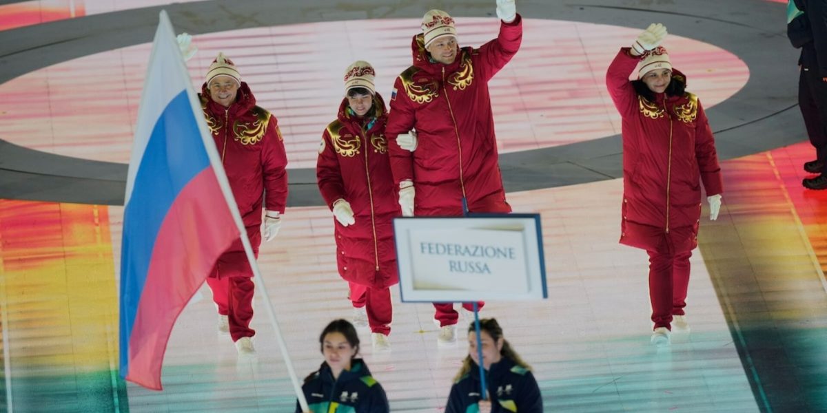 Controversele cu privire la participarea Rusiei la Jocurile Paralimpice de iarnă Milano-Cortina 2026 au escaladat vineri seara, odată cu desfășurarea ceremoniei de deschidere pe Arena din Verona