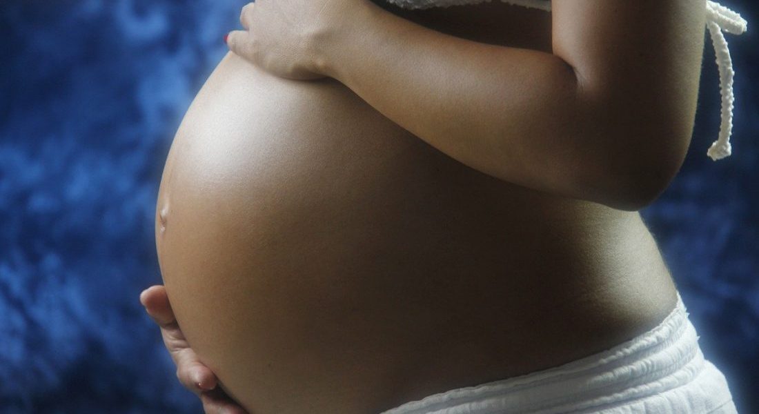 Expunerea la anumite substanțe chimice în timpul sarcinii poate avea consecințe pe termen lung asupra sănătății descendenților, chiar și după naștere