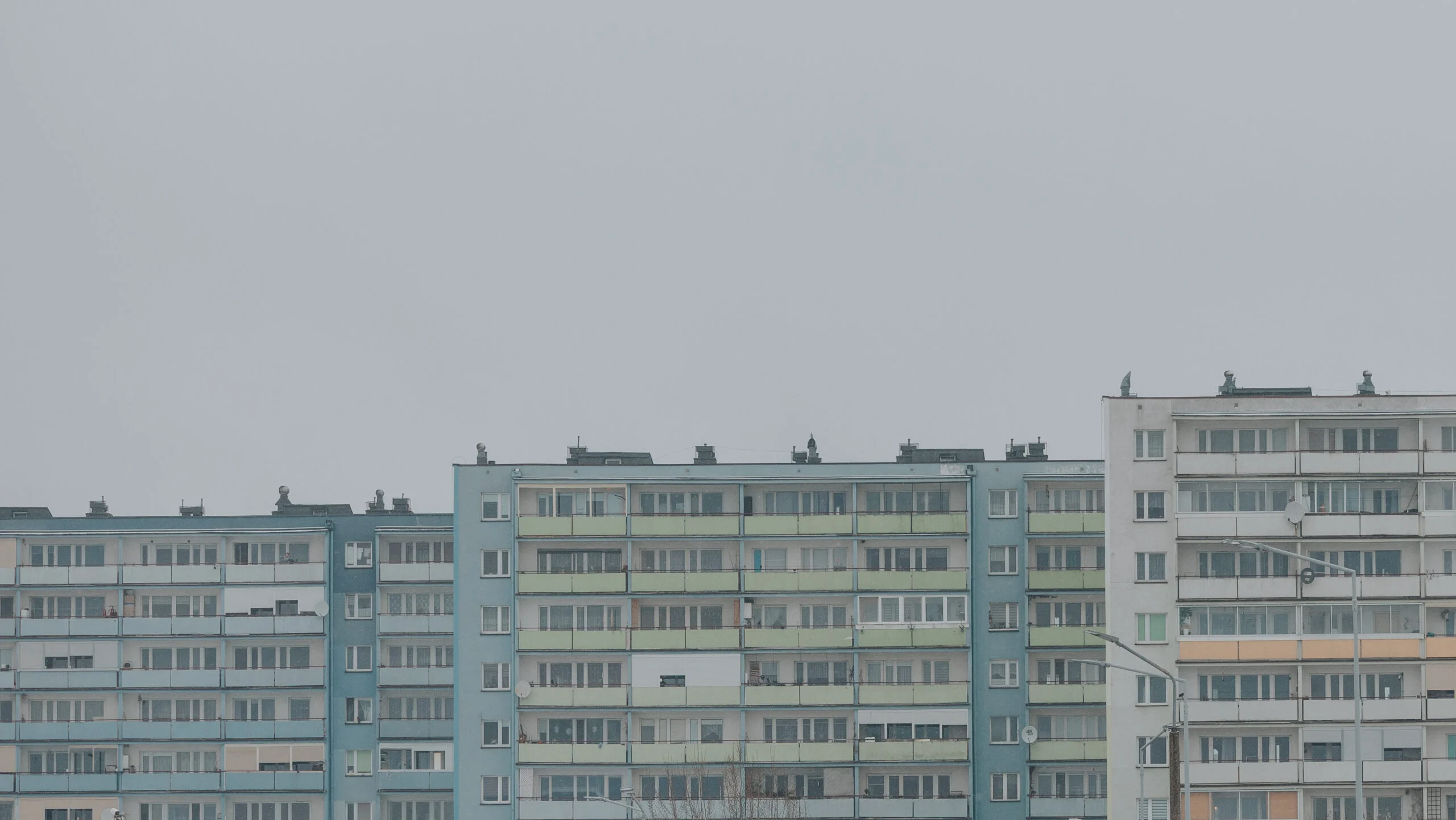 Proprietarii de la bloc achită lunar contribuții, indiferent dacă locuiesc acolo, iar asociația nu poate schimba repartizarea.