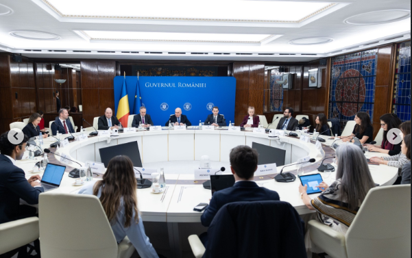 Criza economică generată de turbulențele din Golf lovește din plin bugetul României pentru anul 2026, iar situația devine atât de gravă încât autoritățile sunt nevoite să modifice pentru prima dată proiectul de buget, într-un moment în care estimarea inițială a deficitului de 6,2% din PIB este din ce în ce mai pusă sub semnul întrebării