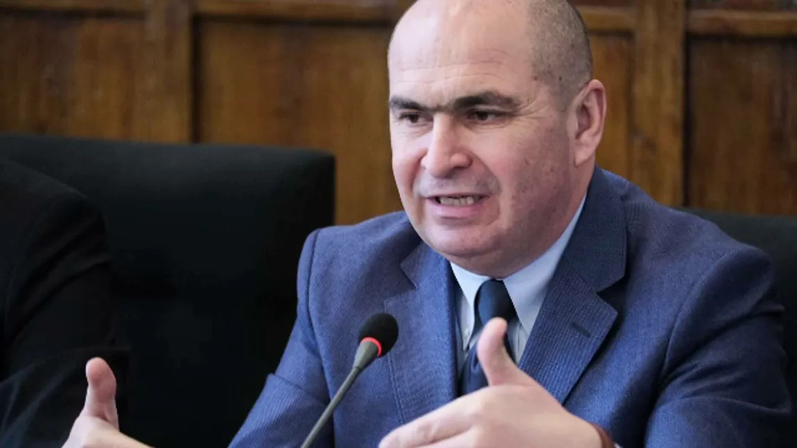 Ilie Bolojan evită promisiuni imediate pentru reforma salariilor în sectorul public, într-un context de incertitudine și istoricul salariaților de ani de zile În ultimele săptămâni, dezbaterea cu privire la reformarea sistemului de salarizare în sectorul public a devenit o temă centrală pe agenda politică a guvernului României