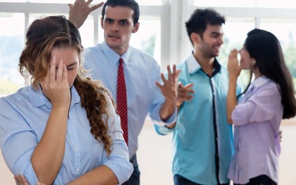 Cum să recunoști psihopații din lumea corporatistă: semne, diferențe de gen și metode de protecție la locul de muncă În mediul de afaceri modern, anumite caracteristici devin din ce în ce mai pregnante, iar unele dintre ele pot indica prezența unor personalități cu trăsături psihopatice în poziții de conducere