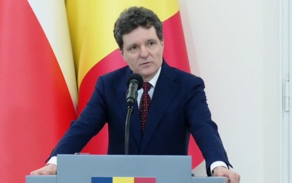 Nicușor Dan nu consideră necesară convocarea CSAT în contextul tensiunilor din Orientul Mijlociu Primarul Capitalei, Nicușor Dan, a declarat joi, în cadrul unei conferințe de presă susținută la Varșovia, că în prezent nu vede nevoie de convocarea Consiliului Suprem de Apărare a Țării (CSAT) în mod de urgență, în condițiile escaladării recente a tensiunilor în Orientul Mijlociu