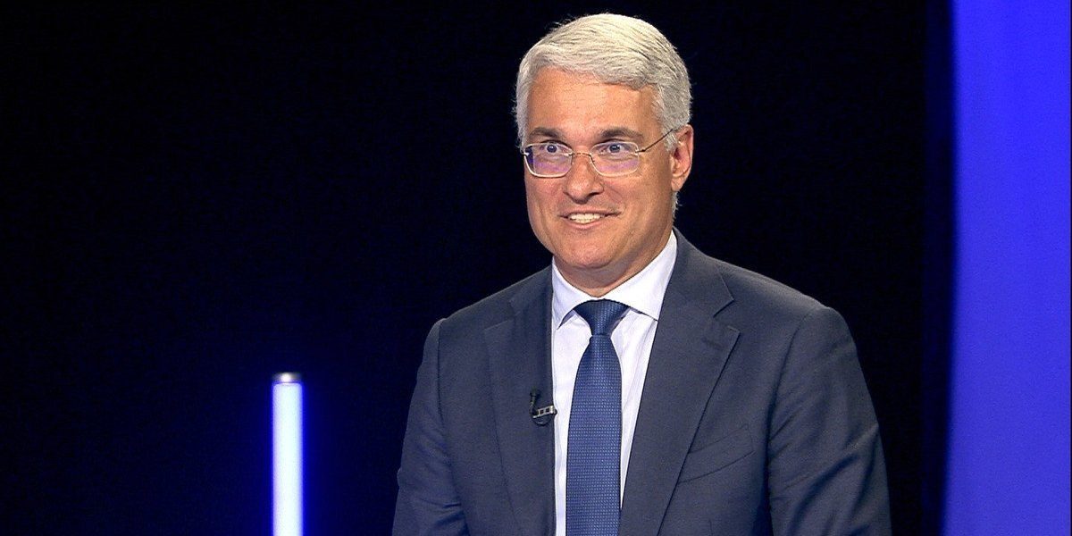 Dragoș Pîslaru ironizează moțiunea simplă depusă în Parlament: „O mare bucurie”