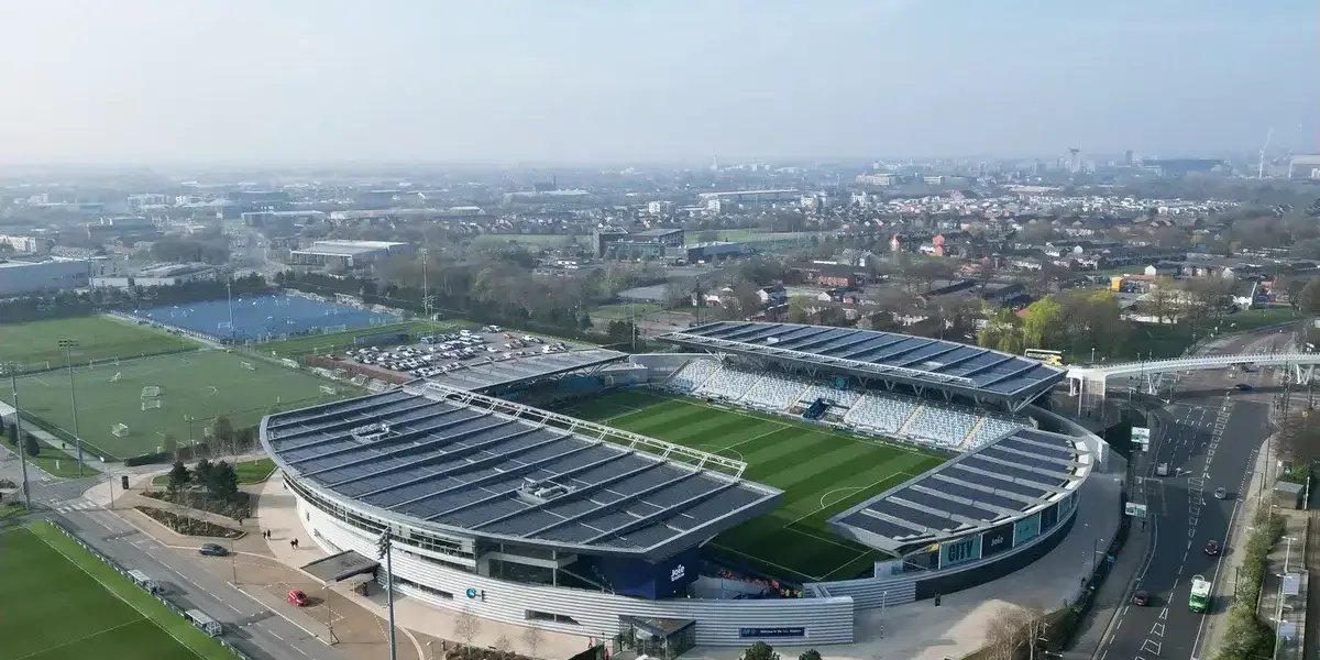 Manchester City își extinde prezența în Statele Unite prin lansarea unui nou club dedicat tinerilor jucători Manchester City a anunțat oficial lansarea unui nou club de youth soccer în Statele Unite, marcând o etapă semnificativă în strategia de expansiune globală a grupului City Football Group (CFG)