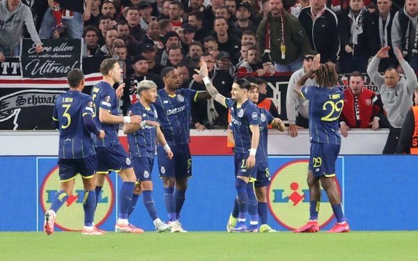 VfB Stuttgart a înregistrat o înfrângere cu 1-2 în prima manșă a șaisprezecimilor din Liga Campionilor, pe teren propriu, în fața echipei portugone FC Porto