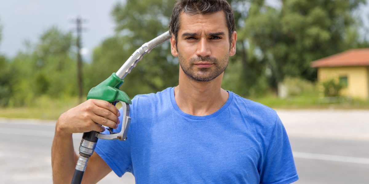Prețurile carburanților din România au cunoscut o ușoară stabilizare în ultimele zile, odată cu menținerea relativ constantă a tarifelor pe piața locală, chiar dacă în ultimele luni acestea au înregistrat creșteri semnificative
