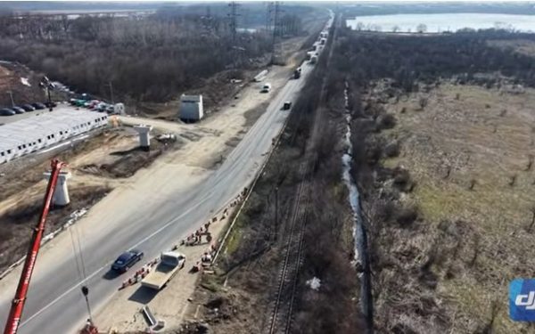 Lucrări majore pe centura Bucureștiului: modernizarea sectorului DN2 – A2 intră în linie dreaptă Lucrările de modernizare a sectorului de 11 kilometri al Centurii Bucureștiului, între strada Cernica și Dubești, avansează conform planului, după semnarea oficială a contractului în octombrie 2024