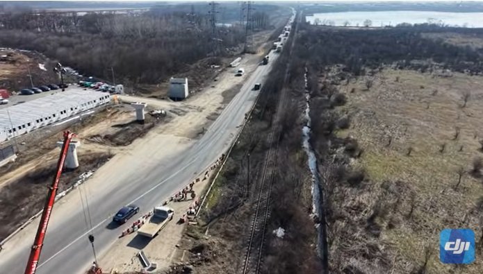 Lucrări majore pe centura Bucureștiului: modernizarea sectorului DN2 – A2 intră în linie dreaptă Lucrările de modernizare a sectorului de 11 kilometri al Centurii Bucureștiului, între strada Cernica și Dubești, avansează conform planului, după semnarea oficială a contractului în octombrie 2024
