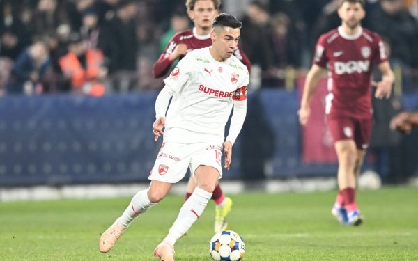 CFR Cluj și Dinamo se duelează în ultimul meci al sezonului regular al SuperLigii, într-o confruntare care promite tensiune, orgolii și o luptă pentru pozițiile de start în playoff