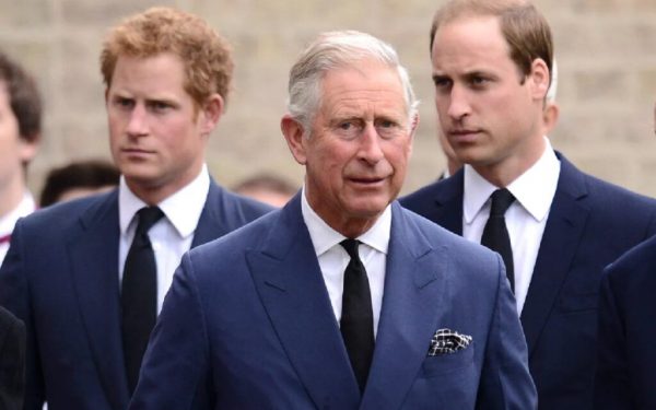 Sănătatea Regelui Charles al III-lea revine în centrul atenției, zvonuri despre o eventuală predare a tronului către Prințul William Situația de sănătate a regelui Charles al III-lea a devenit subiect de discuție intensă după ce au apărut informații privind un posibil plan de succesiune, în cazul în care starea sa de sănătate se deteriorează