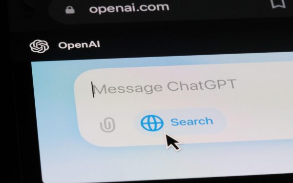 OpenAI lansează GPT-5.4 în încercarea de a-și restabili imaginea după criticile aprinse asupra colaborării cu Pentagonul După o serie de controverse și critici dure legate de recentele decizii de colaborare cu Departamentul de Război, OpenAI face o mutare strategică menită să recâștige încrederea utilizatorilor și să-și reafirme poziția de lider în domeniul inteligenței artificiale