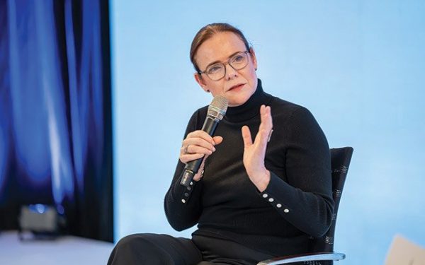 Cât de mult ajunge pe rețea din prețul carburantului? Într-un peisaj fiscal din ce în ce mai complex, cele mai mari sume dintr-un litru de benzină sau motorină se pot asemăna cu o parte din bugetul statului român, asigurând astfel o sursă semnificativă de venituri