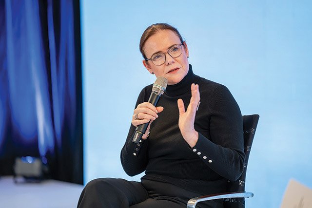 Cât de mult ajunge pe rețea din prețul carburantului? Într-un peisaj fiscal din ce în ce mai complex, cele mai mari sume dintr-un litru de benzină sau motorină se pot asemăna cu o parte din bugetul statului român, asigurând astfel o sursă semnificativă de venituri