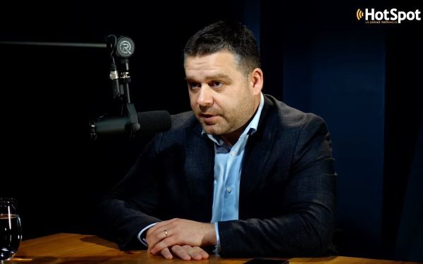 Primarul Capitalei, Ciprian Ciucu, își lansează propriul podcast pentru a vorbi deschis despre provocările și proiectele din Capitală Primarul Municipiului București, Ciprian Ciucu, a anunțat recent că va începe o serie de episoade de podcast menite să ofere bucureștenilor o perspectivă mai clară asupra problemelor cu care se confruntă orașul și planurilor edilitare