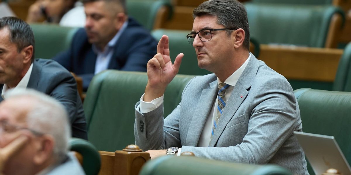 Trei senatori AUR cer decontarea cheltuielilor pentru evenimentul din SUA, la care participă partide extremă dreapta și pro-ruși