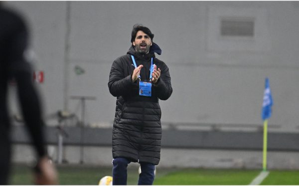 Universitatea Craiova avansează în semifinalele Cupei României Betano, păstrând un parcurs aproape perfect în drumul spre un eventual event, în timp ce tensiunile deformate de emoții aruncă un val de controverse asupra echipei