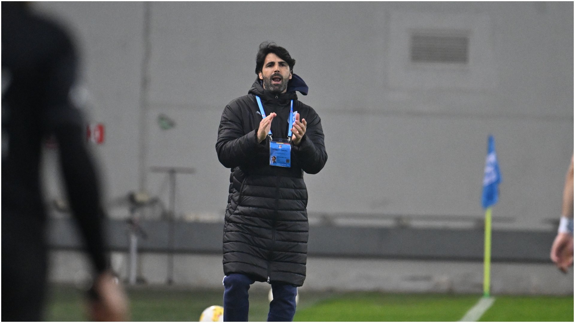 Universitatea Craiova avansează în semifinalele Cupei României Betano, păstrând un parcurs aproape perfect în drumul spre un eventual event, în timp ce tensiunile deformate de emoții aruncă un val de controverse asupra echipei