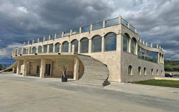 Grupul Ferrucio, controlat de omul de afaceri Ninel-Aurelian Alexandru, anunță un proiect ambițios în Prahova, destinată să transforme peisajul turistic local și să impulsioneze economia zonei