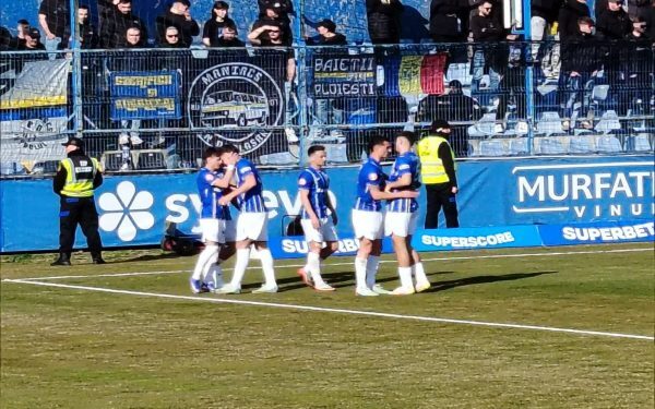 Farul Constanța a deschis cu dreptul play-out-ul Superligii, impunându-se clar în partida de duminică seară împotriva Petrolului Ploiești, scor 2-0