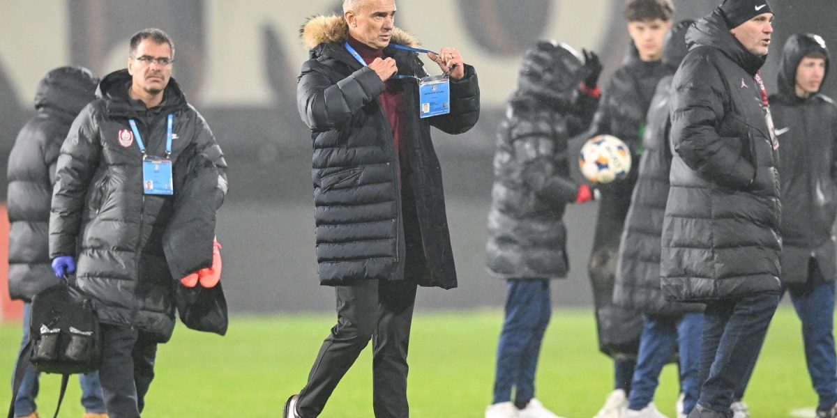 Daniel Pancu, desemnat antrenorul etapei a 30-a din SuperLiga, după o finală de sezon plină de emoții SuperLiga României a ajuns la finalul sezonului regulat, iar în această ultimă rundă, rezultatele au fost decisive nu doar pentru pozițiile din clasament, ci și pentru recunoașterea meritelor individuale din teren