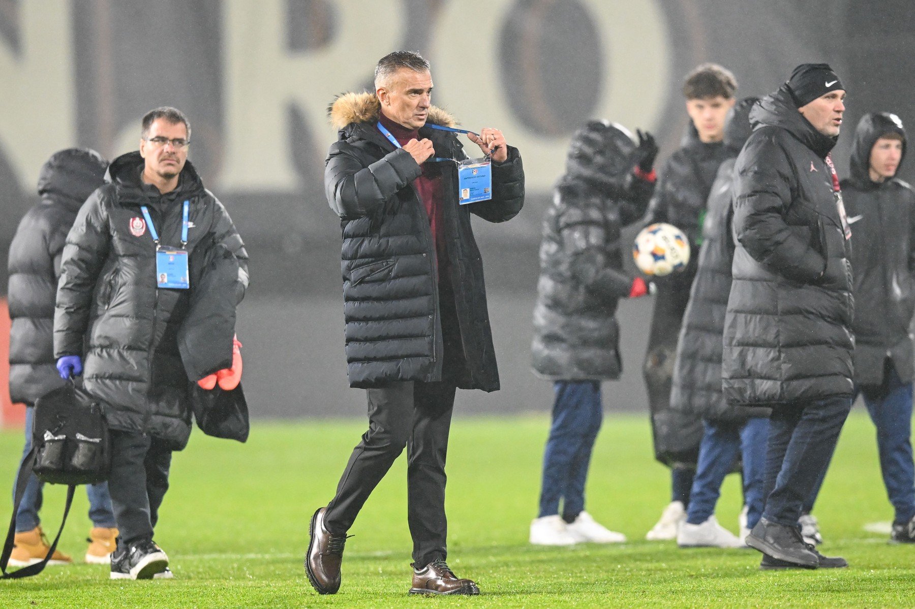 Daniel Pancu, desemnat antrenorul etapei a 30-a din SuperLiga, după o finală de sezon plină de emoții SuperLiga României a ajuns la finalul sezonului regulat, iar în această ultimă rundă, rezultatele au fost decisive nu doar pentru pozițiile din clasament, ci și pentru recunoașterea meritelor individuale din teren